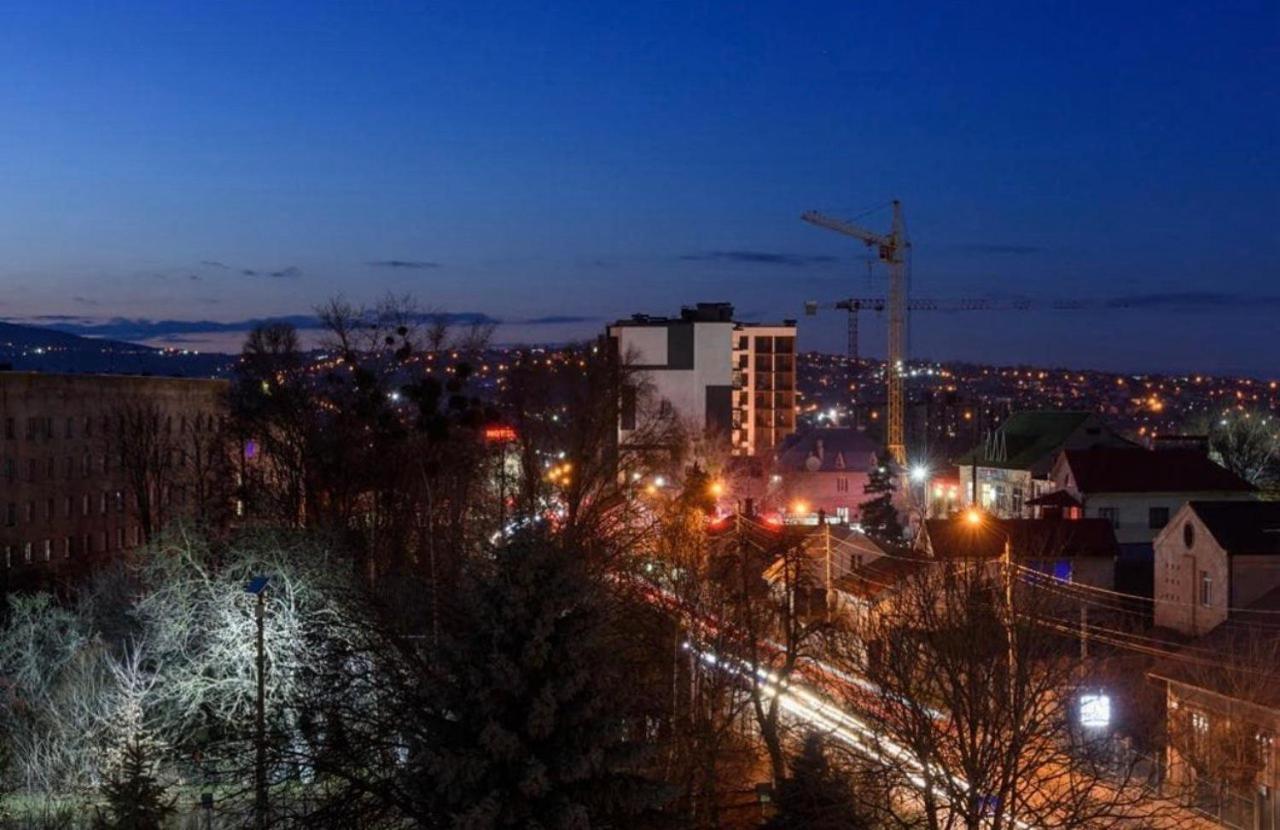 Затишна Красива Квартира-Студія В Новобудові З Балконом Csernyivci Kültér fotó